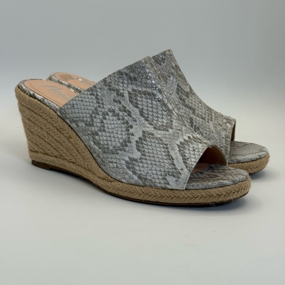 Nanette Lepore Women's Quinton Espadrille Wedge 
Gray Snake Print Wedge Sandals - Picture 1 of 16